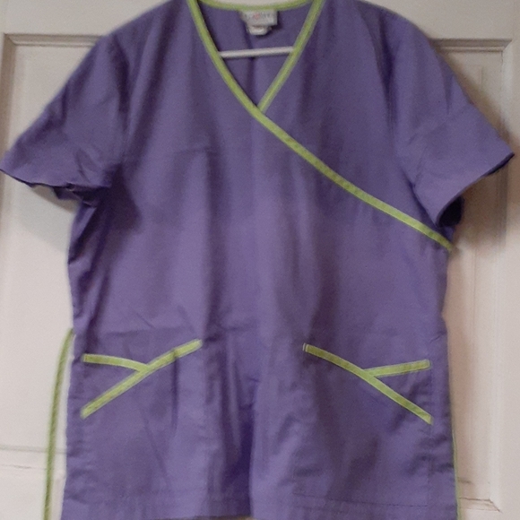 Medical scrubs - Picture 2 of 4